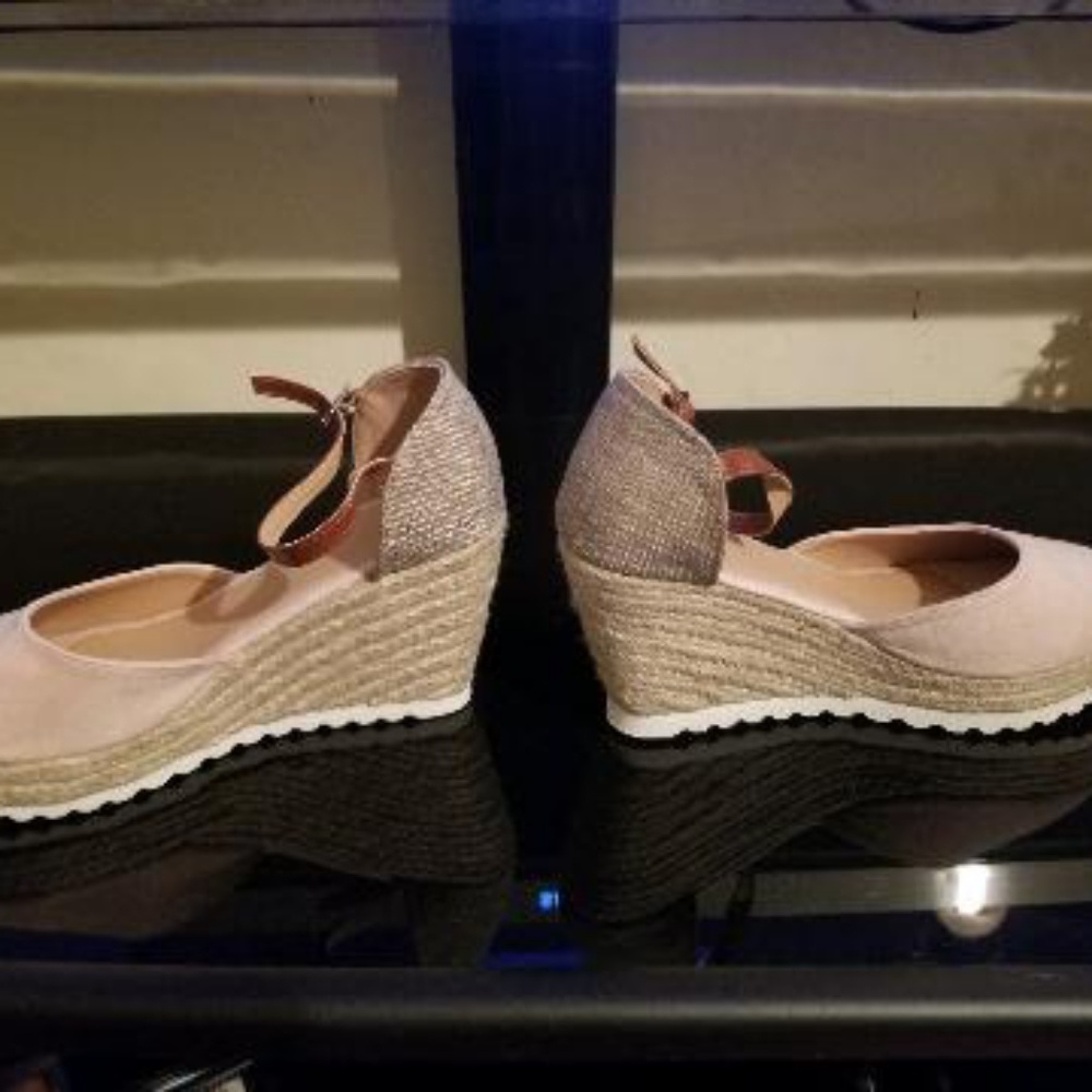 Wedges - Picture 2 of 4